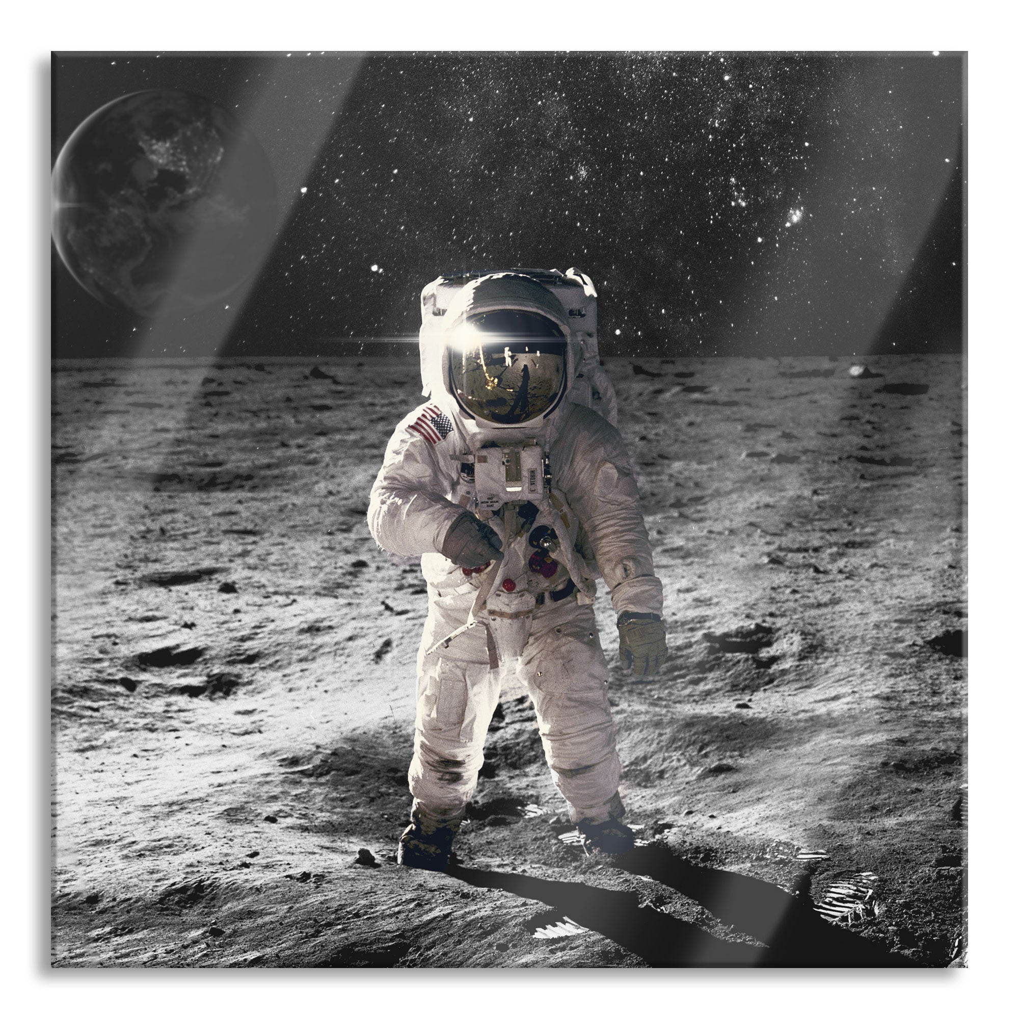 Einsamer Astronaut auf dem Mond B&W Detail, Glasbild Quadratisch Schn?ppchen