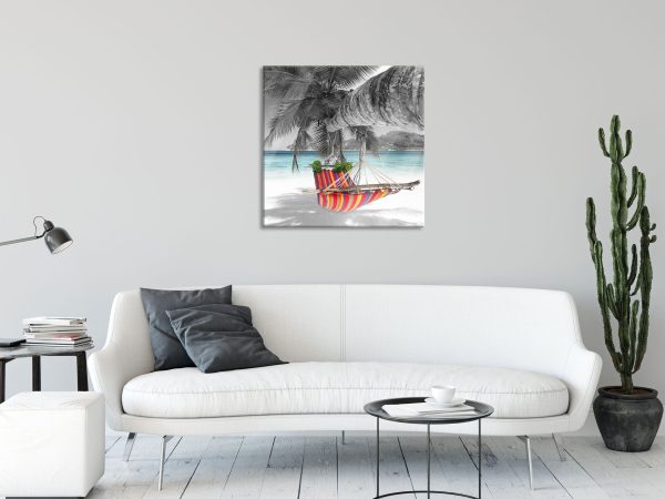 Bunte Hängematte am Traumstrand B&W Detail, Glasbild Quadratisch Jetzt online – Bild 2
