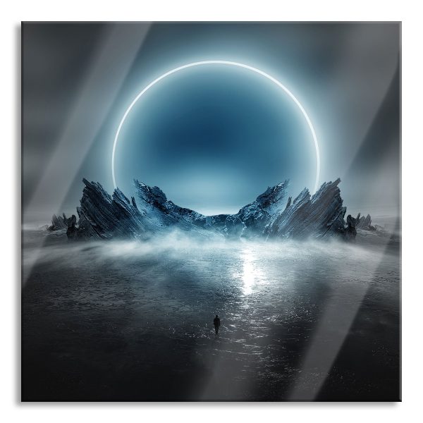 Abstrakter Mond hinter Felsformation B&W Detail, Glasbild Quadratisch Angebot
