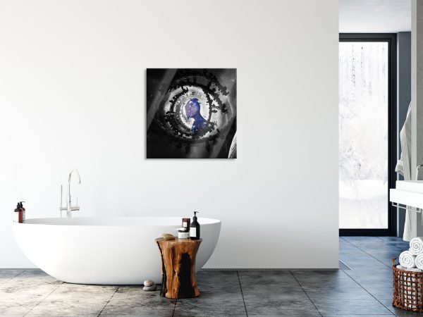 Abstraktes Auge mit Alien im Weltraum B&W Detail, Glasbild Quadratisch Im Angebot – Bild 4