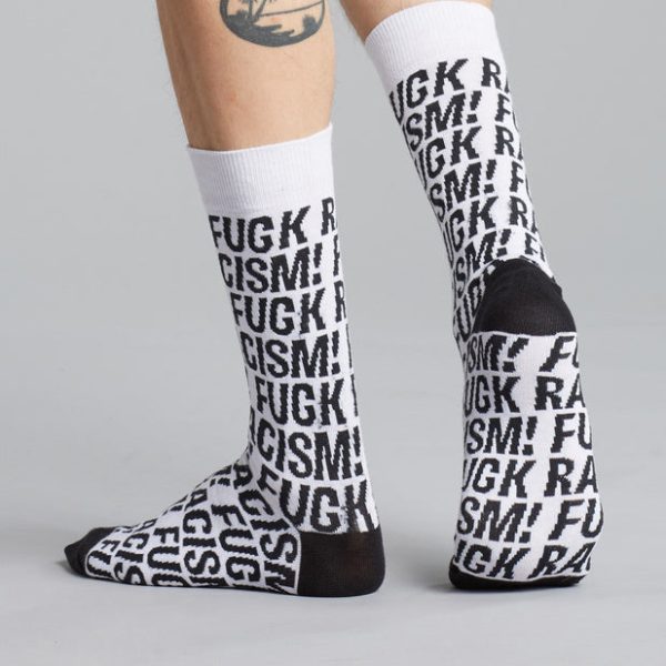 Socks Sigtuna Fuck Racism Pattern Angebot – Bild 2